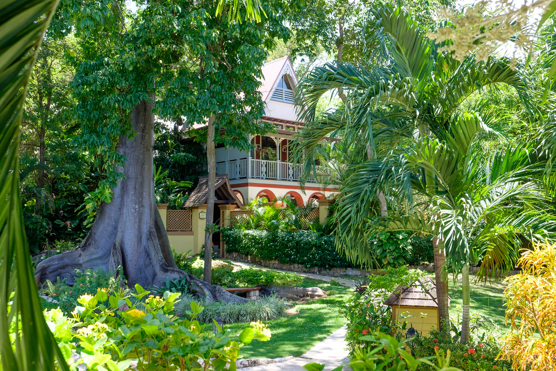 02 - Calabash (Exterior)